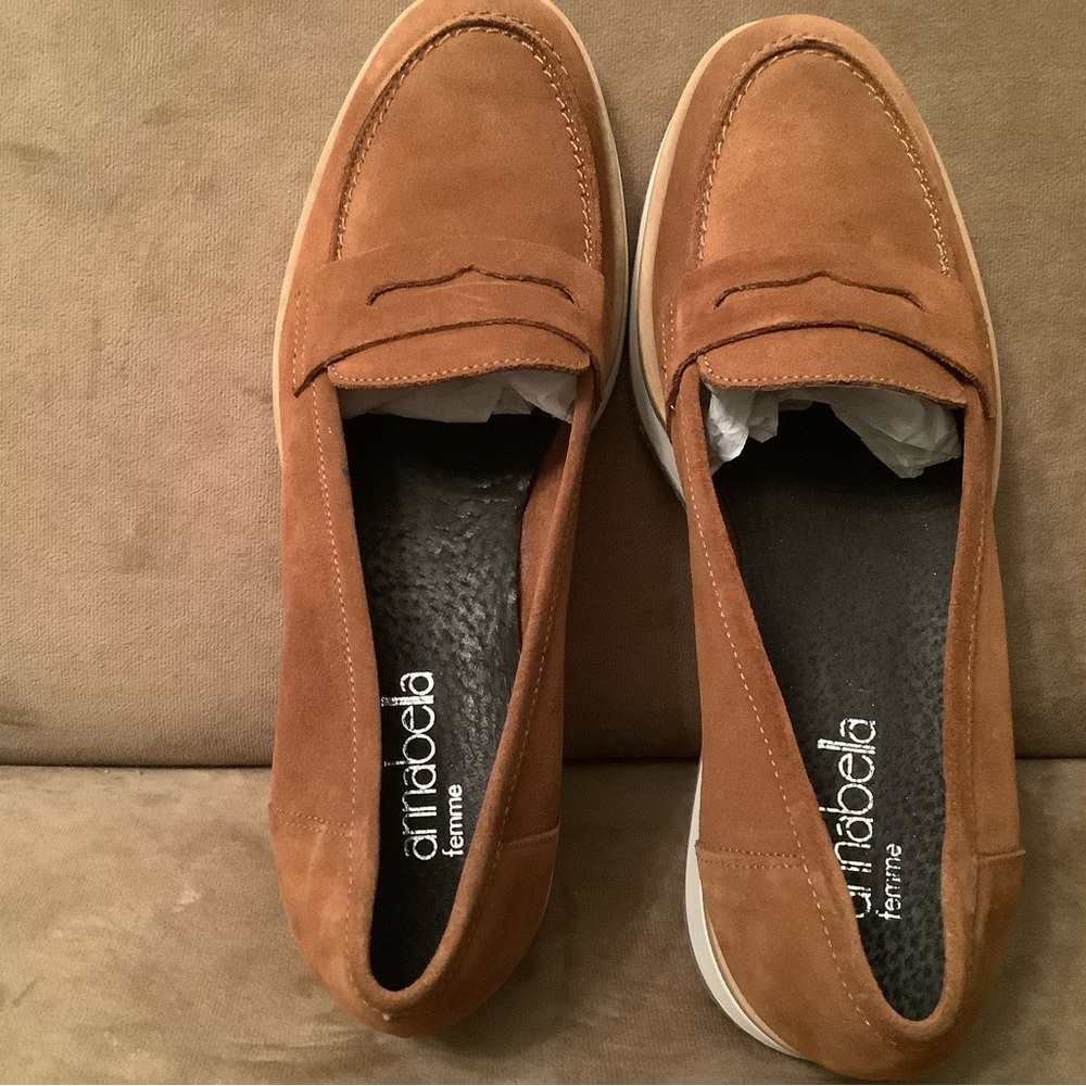 Annabella Femme Slip On Loafers - Size 39  more of a Rust Suede Color.